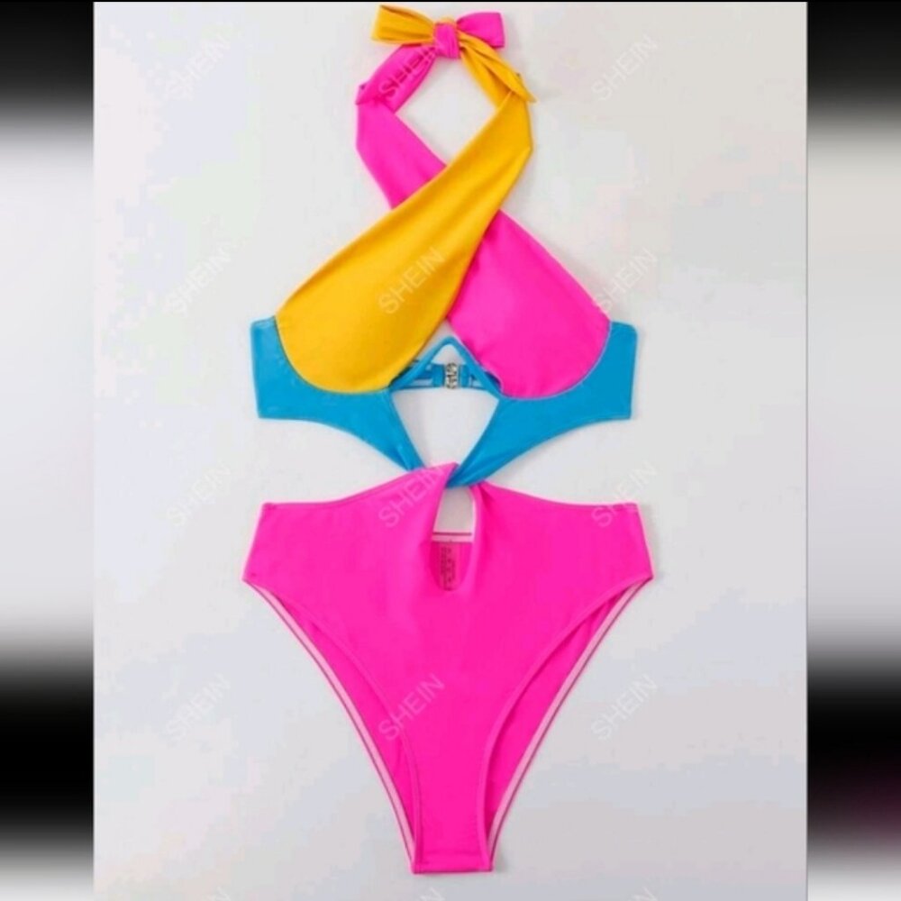 SHEIN Swimsuit - Picture 3 of 6